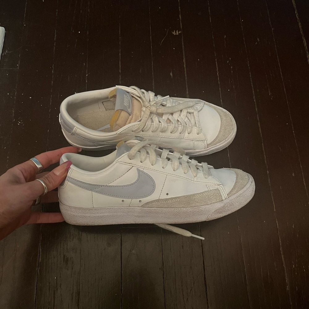 Nike Low Blazers
